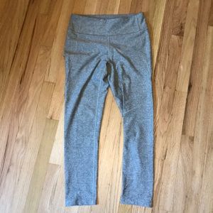 Outdoor Voices - 3/4 length Warm Up Leggings
